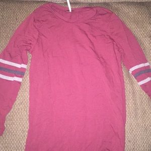 maroon black and white long sleeve shirt